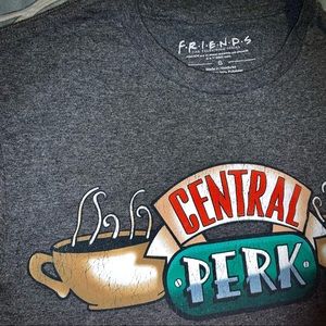 💕NWOT Unisex Friends Central Perk shirt Size Small